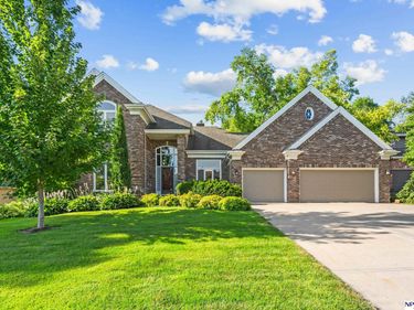 16717 Leavenworth Circle, Omaha, NE 68118