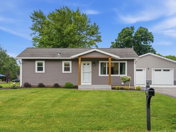 10579 S Barton ROAD, Oak Creek, WI 53154