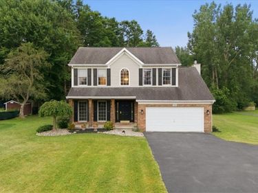 7365 Milestrip Road , Orchard Park, NY 14127