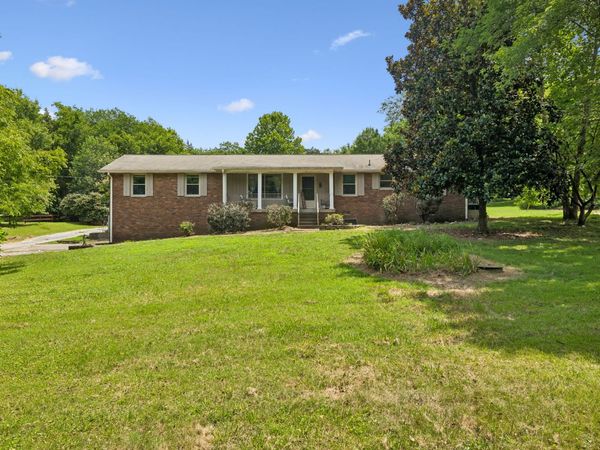 1041 Forest Harbor Dr , Hendersonville, TN 37075