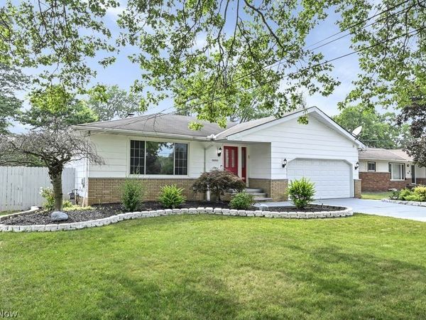 8088 Wesley Drive , Strongsville, OH 44136