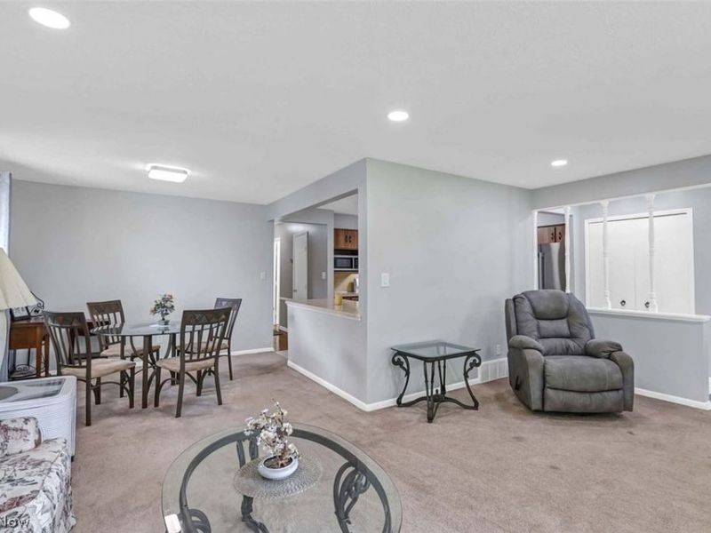 8088 Wesley Drive, Strongsville, OH 44136 Photo 12