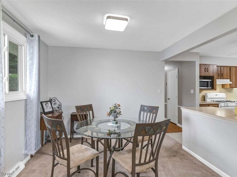 8088 Wesley Drive, Strongsville, OH 44136 Photo 13