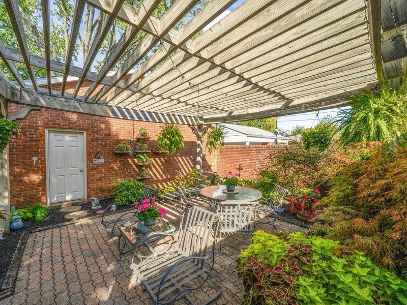 1840 Ardleigh, Columbus, OH 43221 Photo 46
