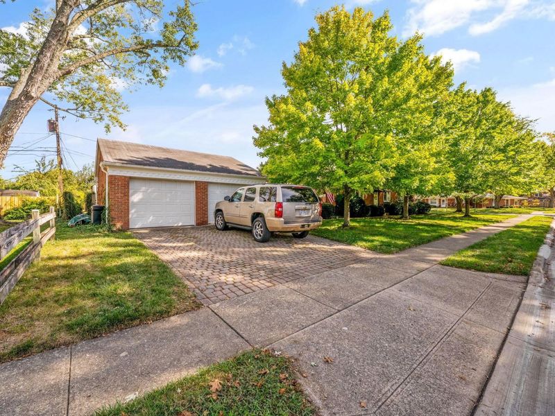 1840 Ardleigh, Columbus, OH 43221 Photo 49