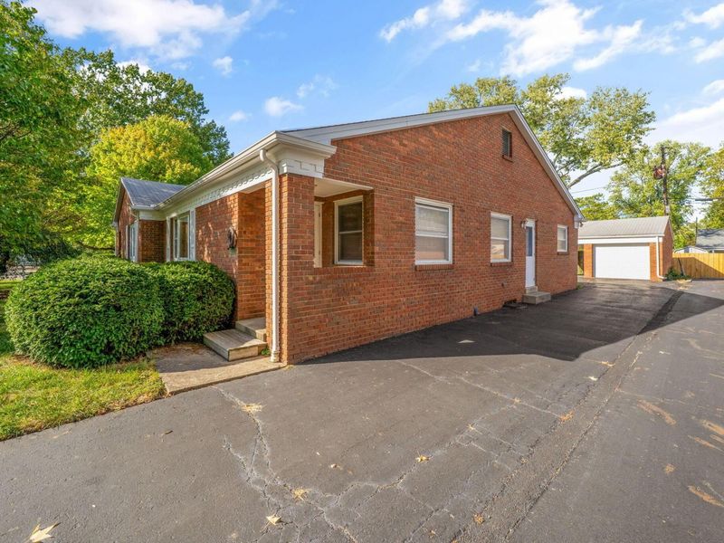 1840 Ardleigh, Columbus, OH 43221 Photo 71