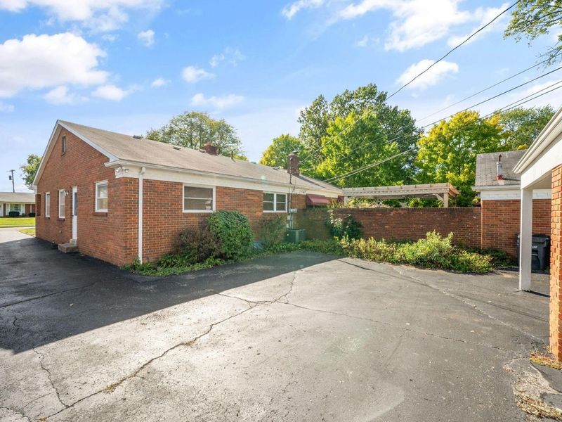 1840 Ardleigh, Columbus, OH 43221 Photo 73