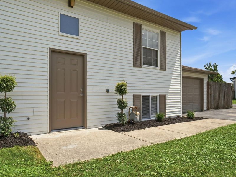 142 Gladys Road, Columbus, OH 43228 Photo 3