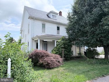 63 N MARKET STREET, FAWN GROVE, PA 17321