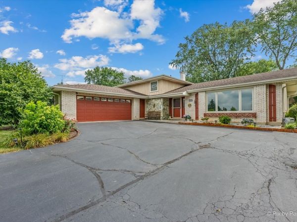 163 S Circle Avenue, Bloomingdale, IL 60108