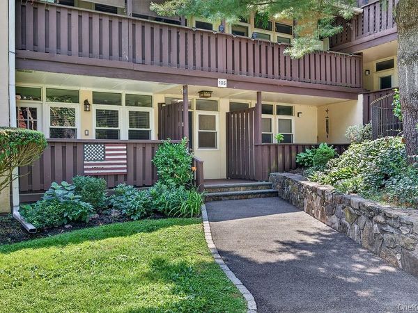 103 Wiltshire Road, Unit D8, Scarsdale, NY 10583