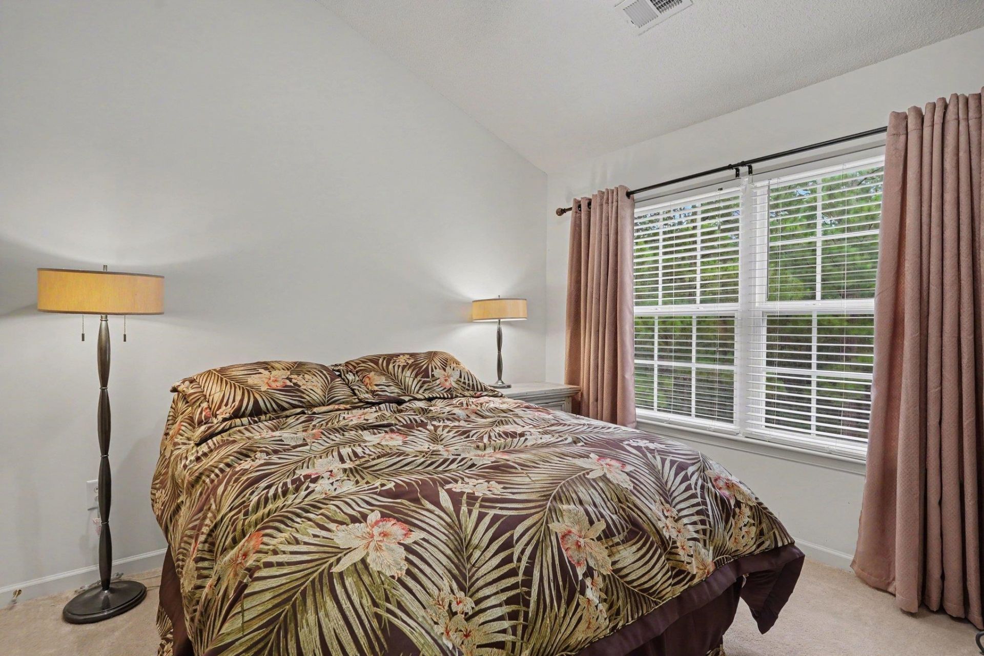 379 Seabert Rd. Photo 10