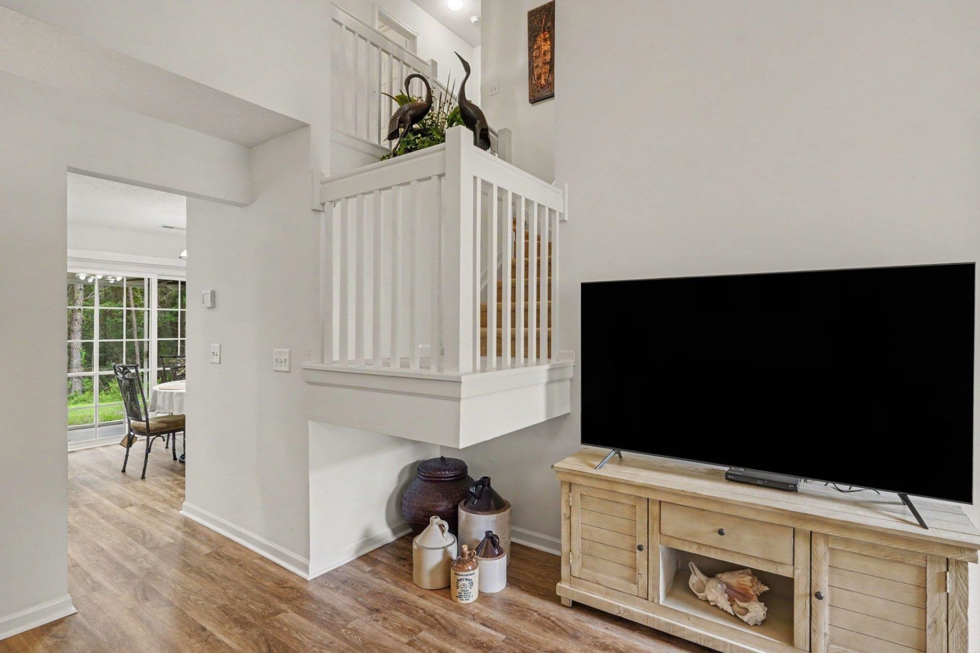 379 Seabert Rd. Photo 4