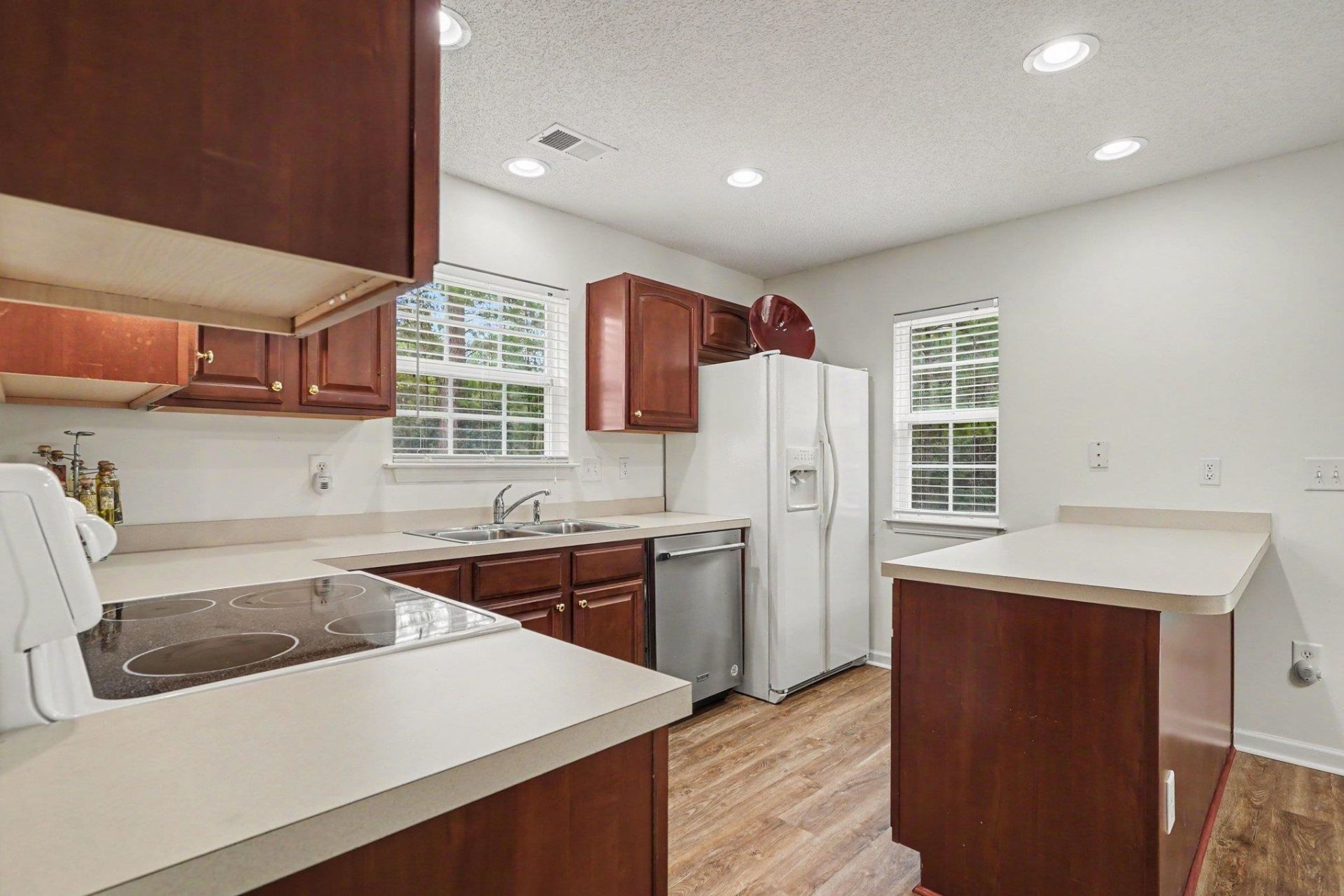 379 Seabert Rd. Photo 6