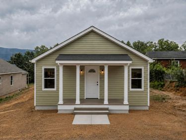 395 TRENTON AVE, SHENANDOAH, VA 22849