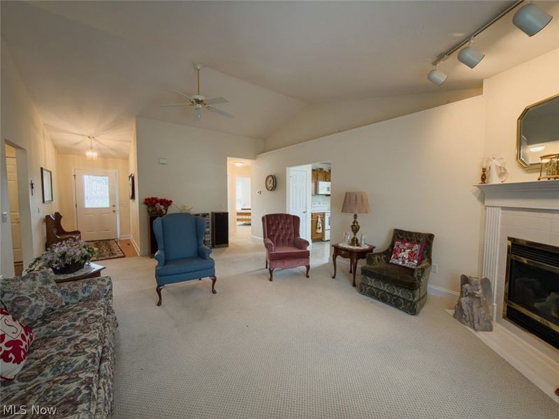 4054 Lindbergh Avenue NW, Canton, OH 44718 Photo 5
