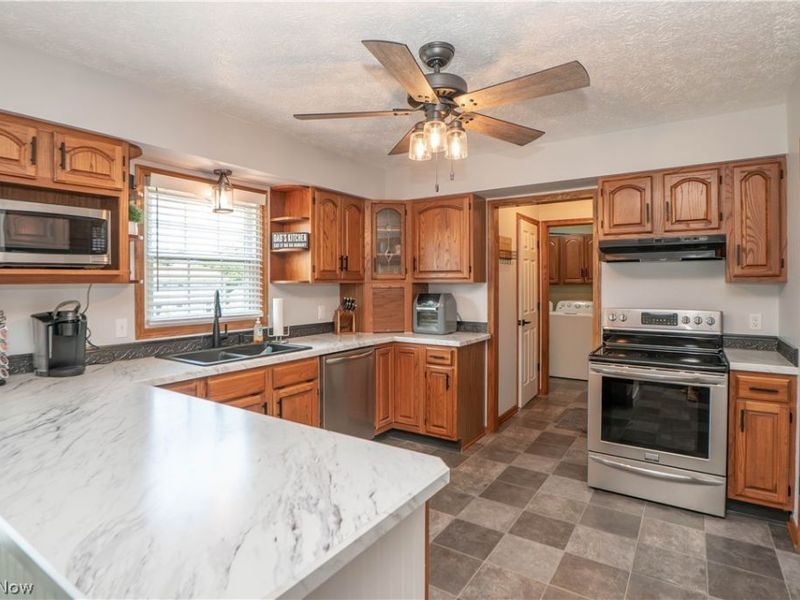 1631 Horizon Drive , Louisville, OH 44641 Photo 12