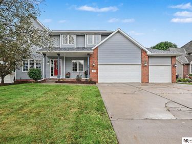 2811 Leigh Lane, Papillion, NE 68133