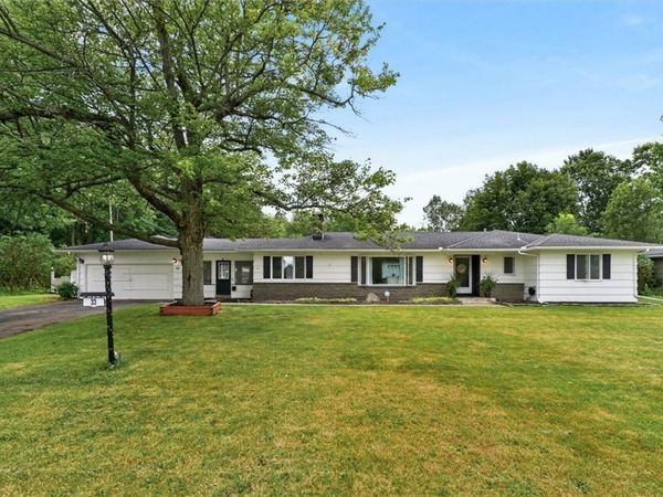 33 Greenbriar Drive , Rochester, NY 14624