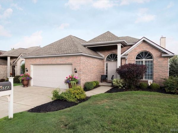 5543 Hemdale Dr Drive , Clarence, NY 14221