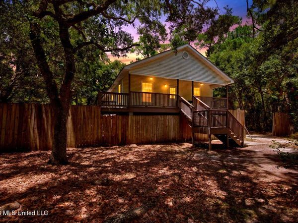 583 Henderson Avenue, Pass Christian, MS 39571