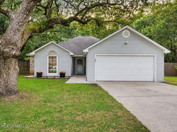 1821 Burnt Oak Drive, Ocean Springs, MS 39564