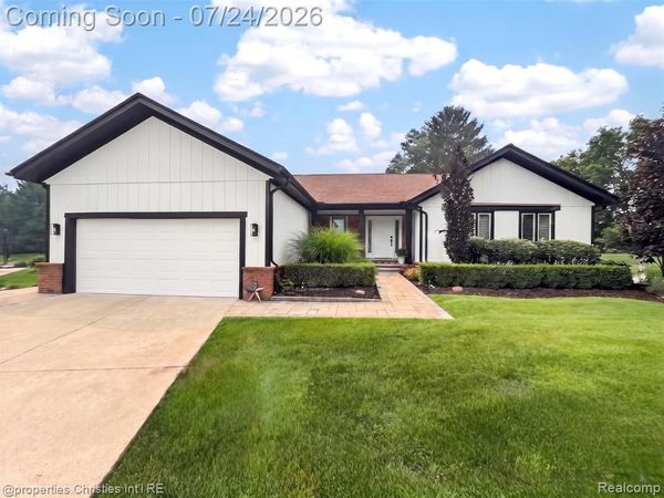 649 Heritage Lane , Rochester Hills, MI 48309