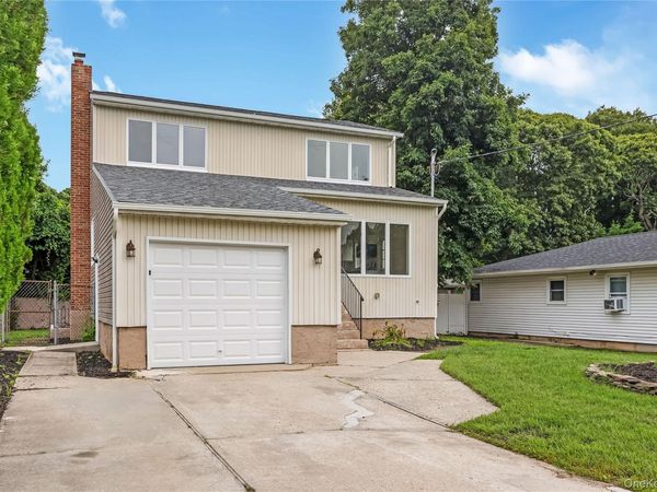 65 Westminster Drive , Shirley, NY 11967