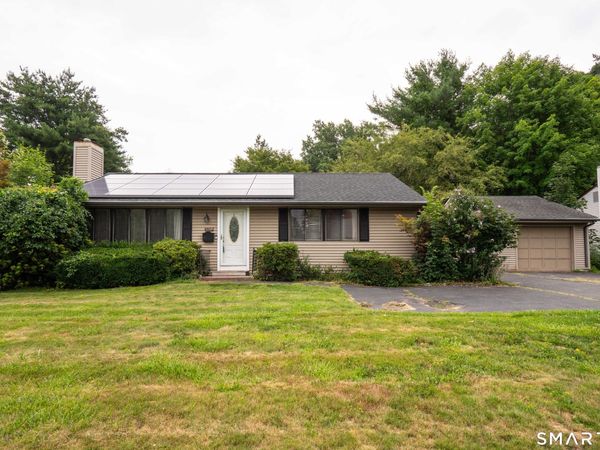 158 Mountain, West Hartford, CT 06107