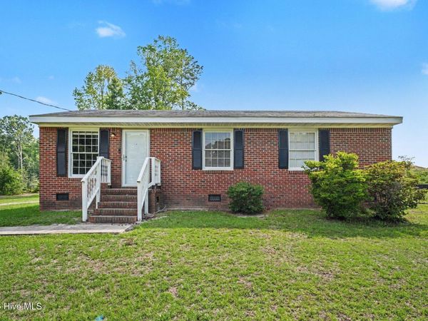 125 Surry Drive, Nashville, NC 27856