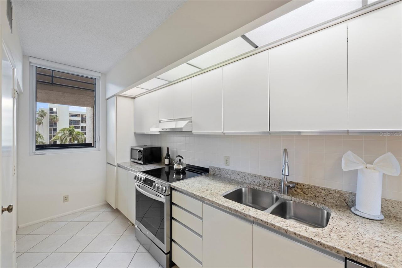 1095 Gulf Of Mexico Drive, Unit 303, Longboat Key, FL 34228 Photo