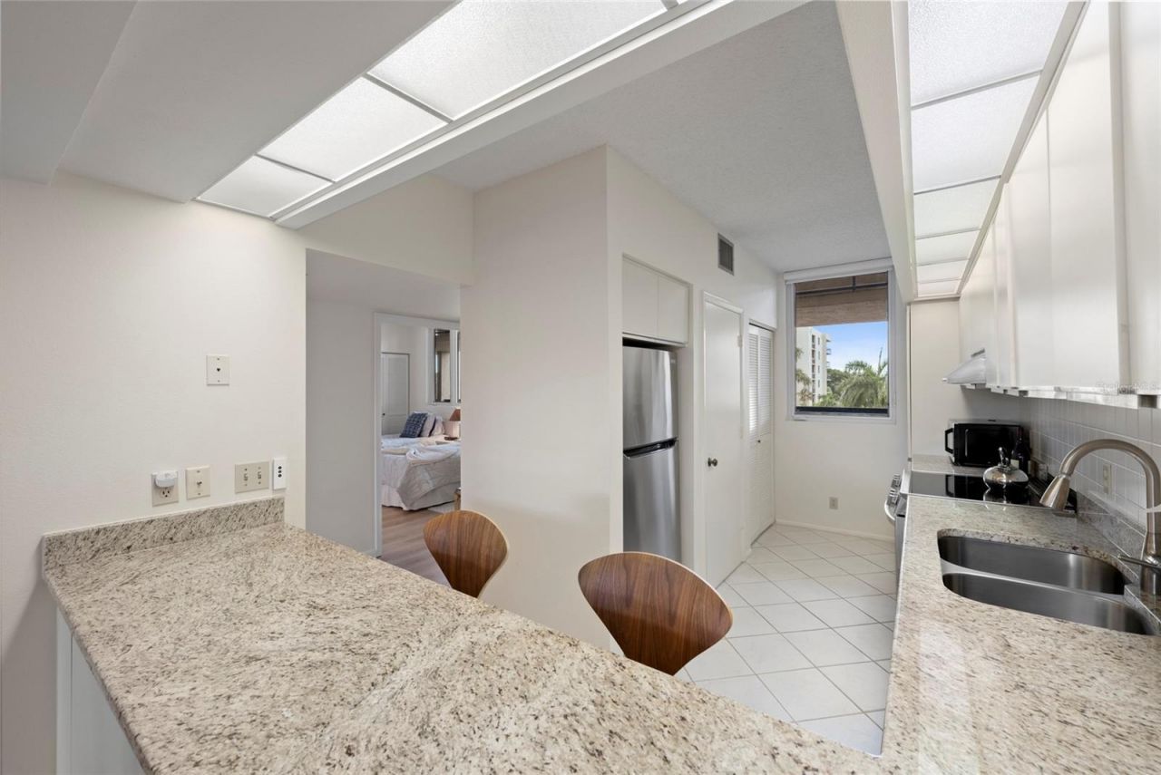 1095 Gulf Of Mexico Drive, Unit 303, Longboat Key, FL 34228 Photo