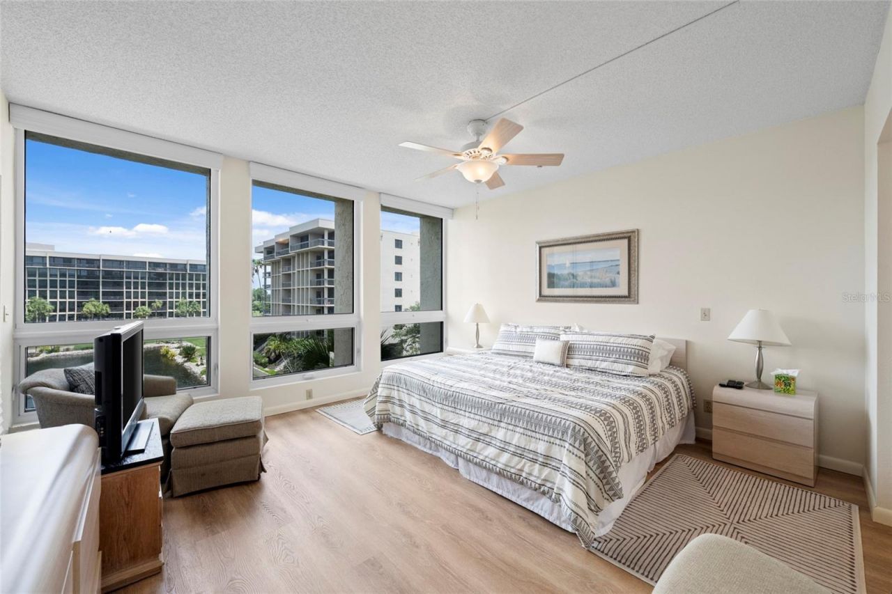 1095 Gulf Of Mexico Drive, Unit 303, Longboat Key, FL 34228 Photo