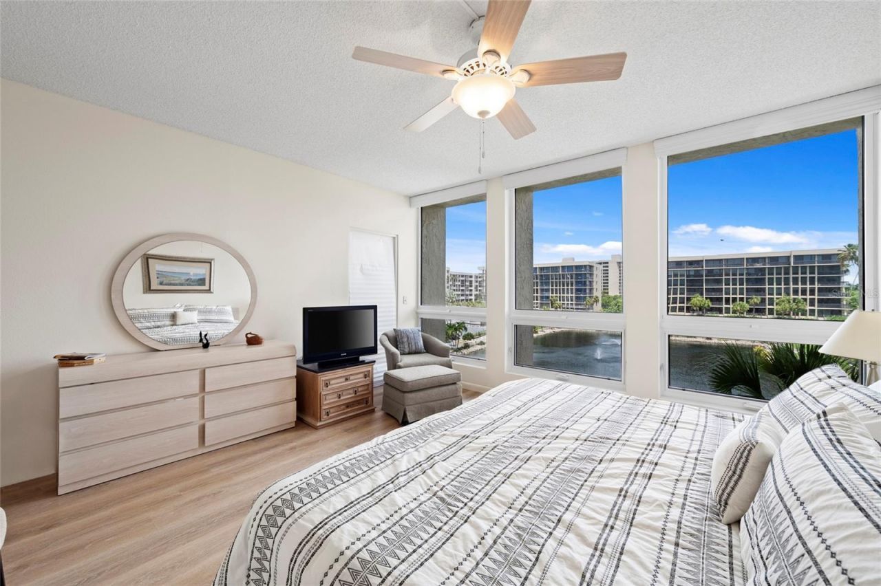 1095 Gulf Of Mexico Drive, Unit 303, Longboat Key, FL 34228 Photo