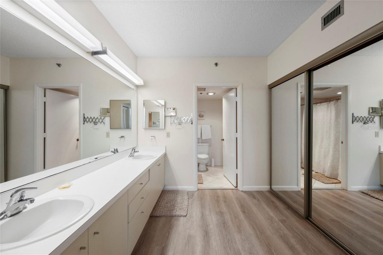 1095 Gulf Of Mexico Drive, Unit 303, Longboat Key, FL 34228 Photo