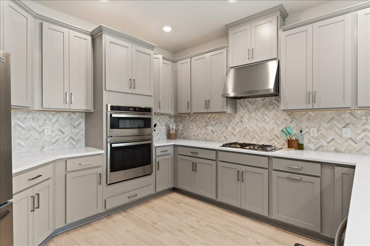 9016 Tequila Sunrise Drive, Sarasota, FL 34241 Photo