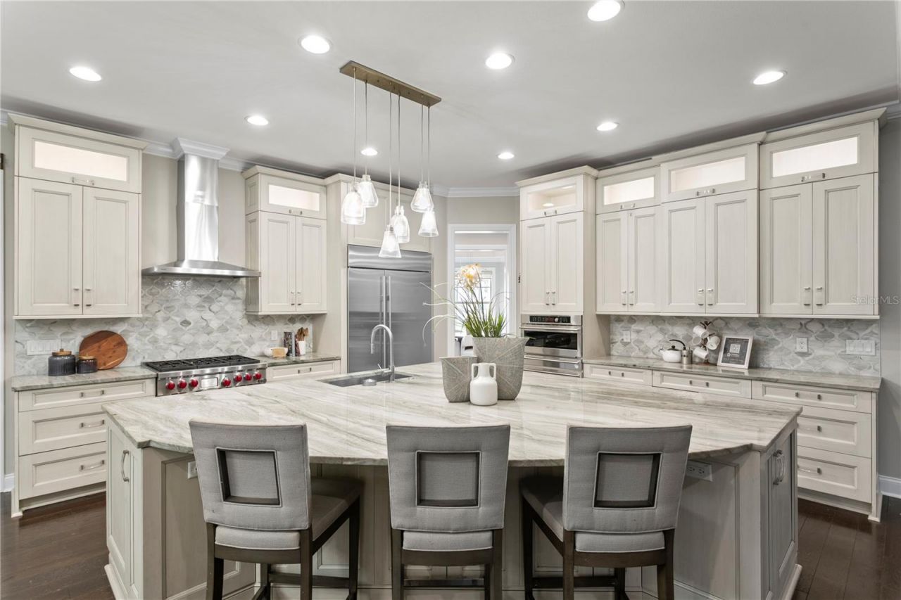 5016 W Evelyn Drive, Tampa, FL 33609 Photo