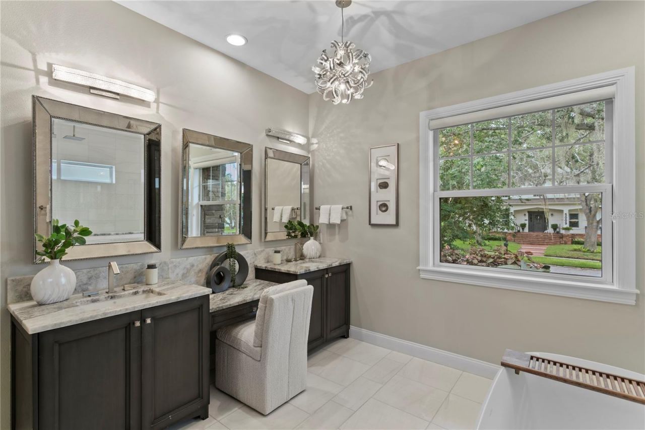 5016 W Evelyn Drive, Tampa, FL 33609 Photo