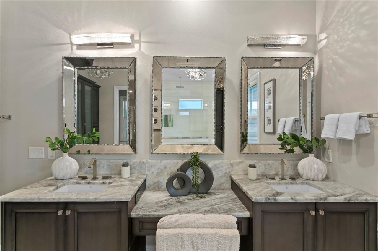 5016 W Evelyn Drive, Tampa, FL 33609 Photo