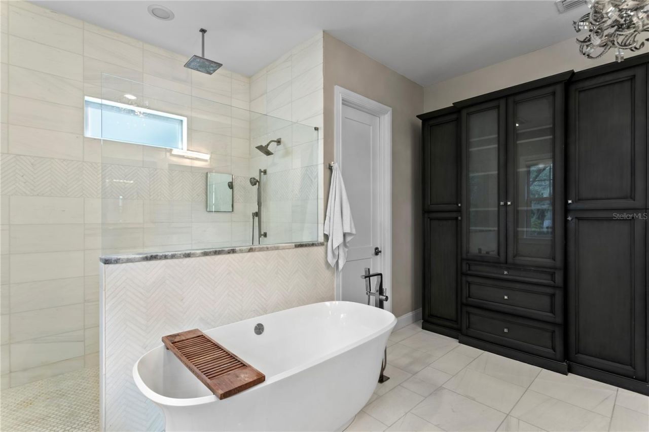 5016 W Evelyn Drive, Tampa, FL 33609 Photo