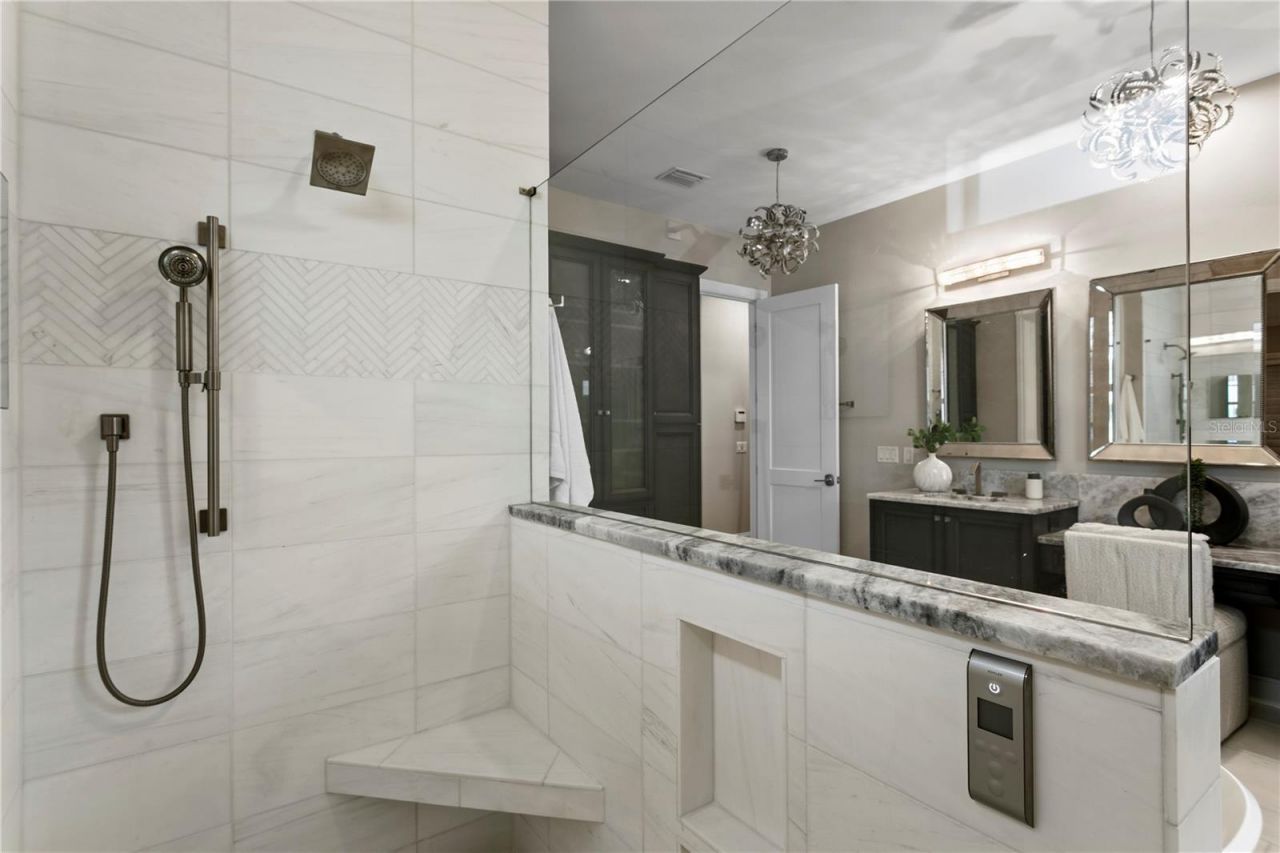 5016 W Evelyn Drive, Tampa, FL 33609 Photo