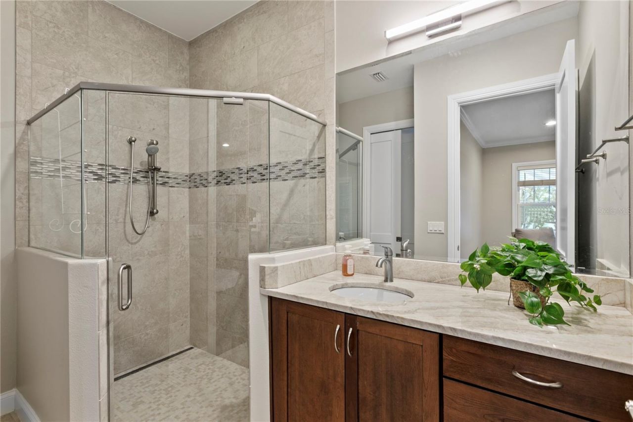 5016 W Evelyn Drive, Tampa, FL 33609 Photo