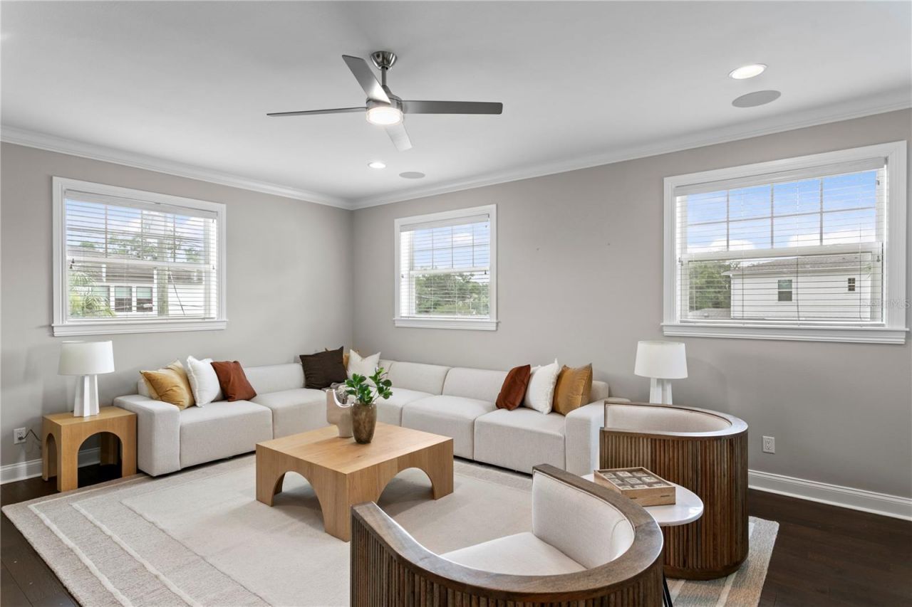 5016 W Evelyn Drive, Tampa, FL 33609 Photo