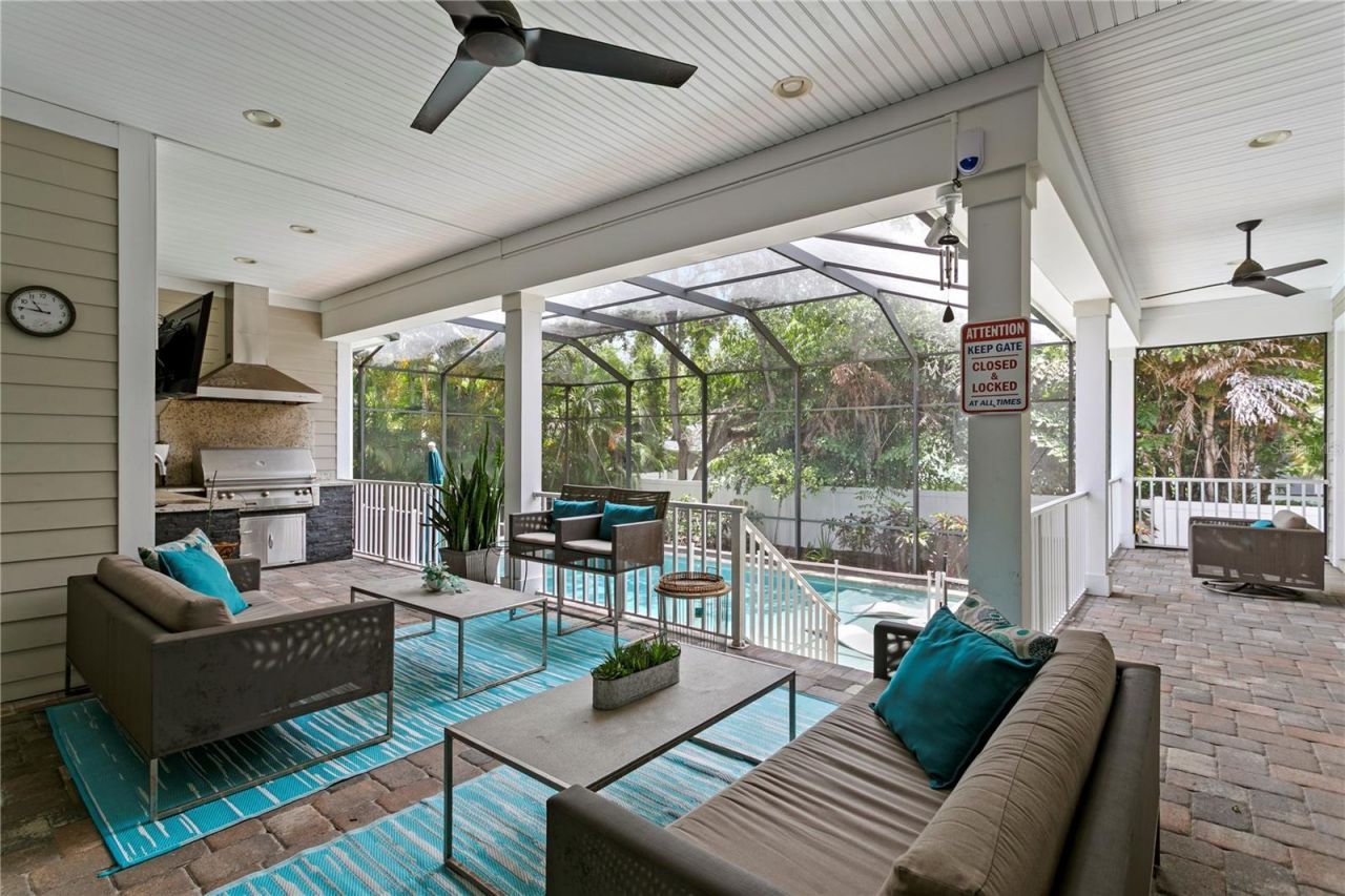 5016 W Evelyn Drive, Tampa, FL 33609 Photo