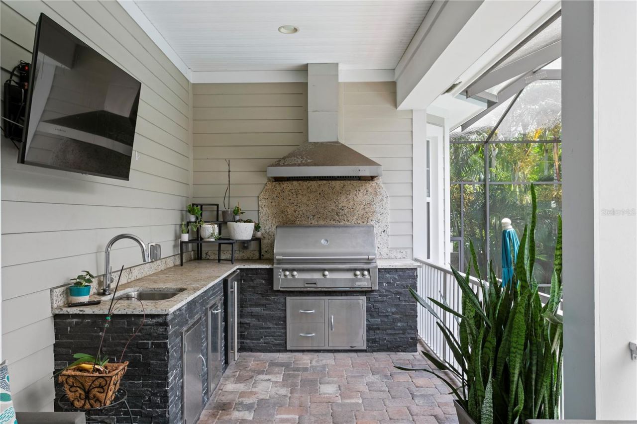 5016 W Evelyn Drive, Tampa, FL 33609 Photo