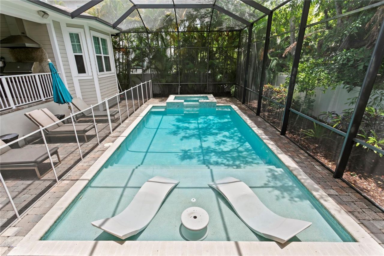 5016 W Evelyn Drive, Tampa, FL 33609 Photo
