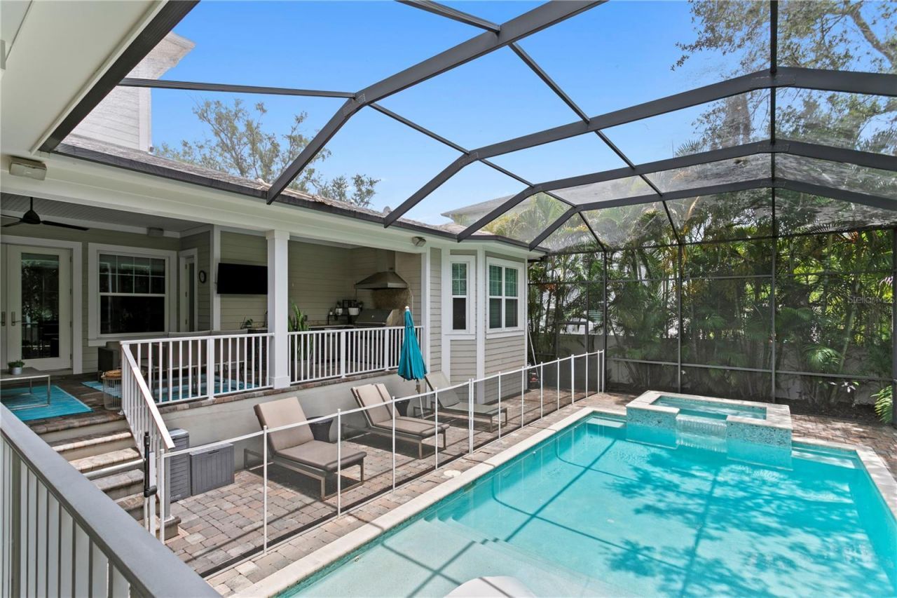 5016 W Evelyn Drive, Tampa, FL 33609 Photo