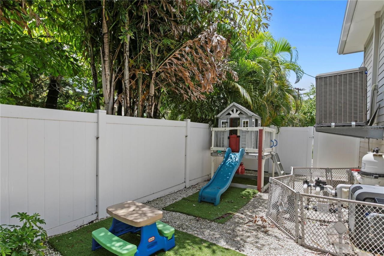 5016 W Evelyn Drive, Tampa, FL 33609 Photo