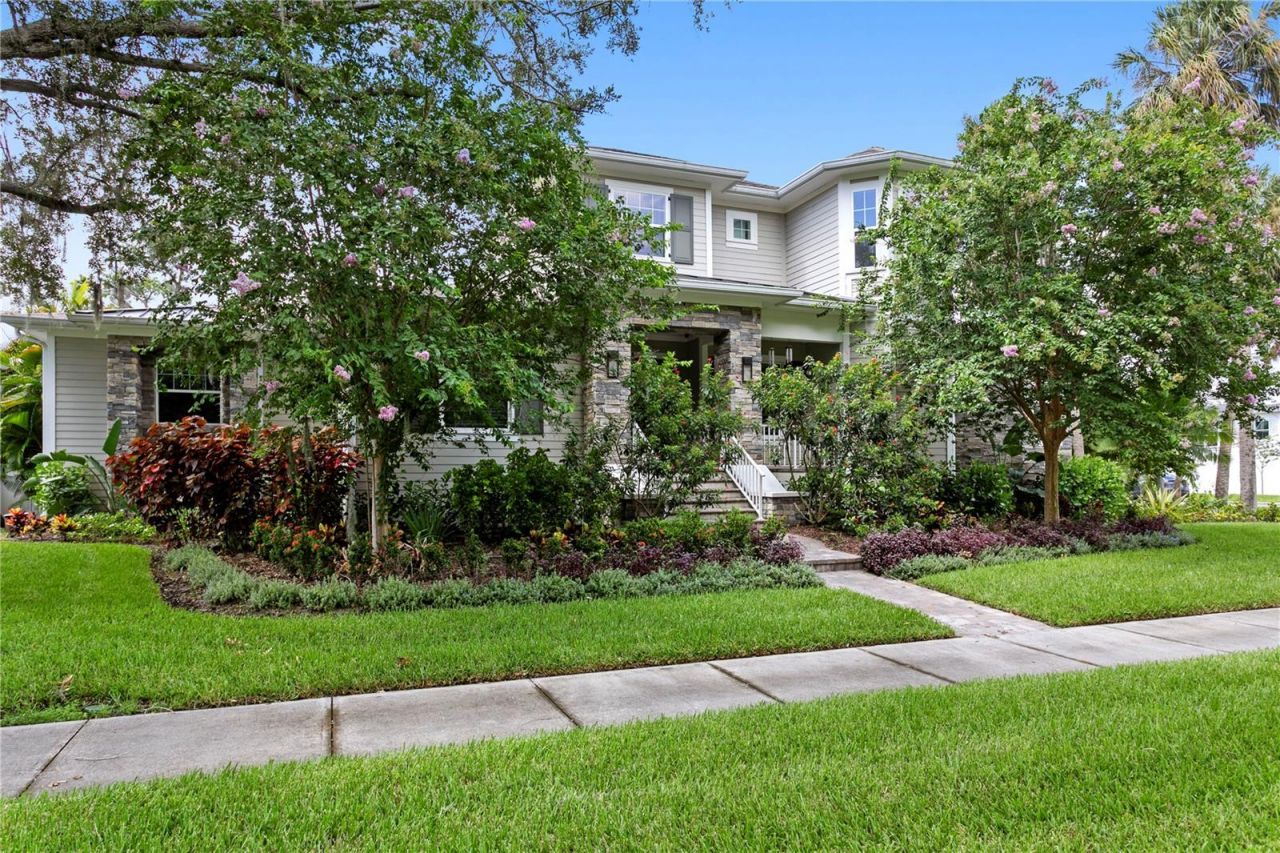 5016 W Evelyn Drive, Tampa, FL 33609 Photo
