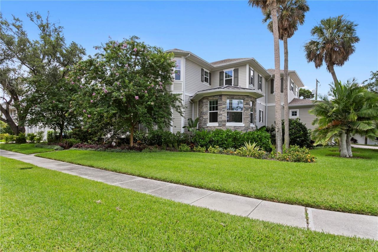 5016 W Evelyn Drive, Tampa, FL 33609 Photo